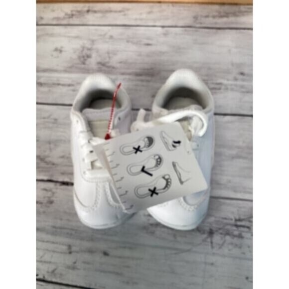 Country Club Chic PUMA White Infant Crib Shoes Lace Up Sneaker 2C - Picture 1 of 4